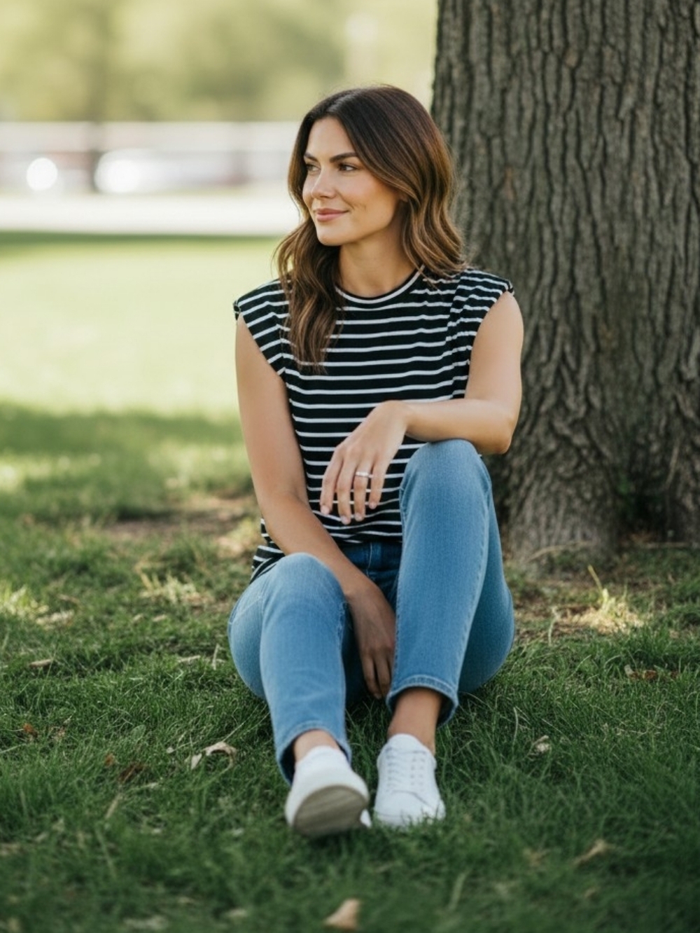 Wrapper Women's Sleeveless Knit Top Shoulder Pads Black White Stripe Crew Neck S